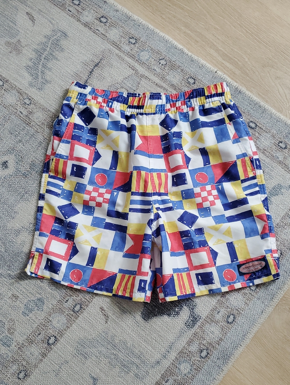 Vineyard Vines Teen Boys Nautical Flag Swim Trunks Blue Red Yellow SzL